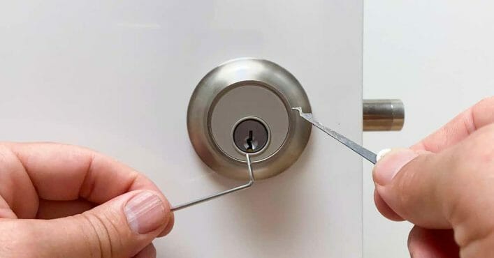 How To Pick A Deadbolt Lock (Guide)