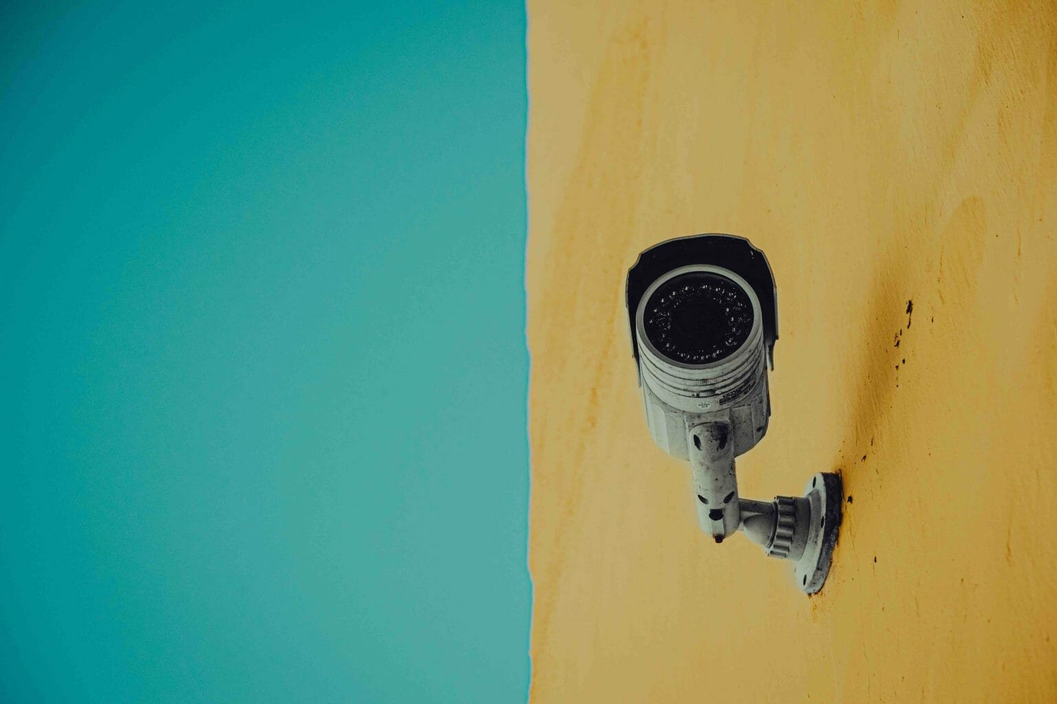 What Does a Blue Light on a Security Camera Mean (Guide)