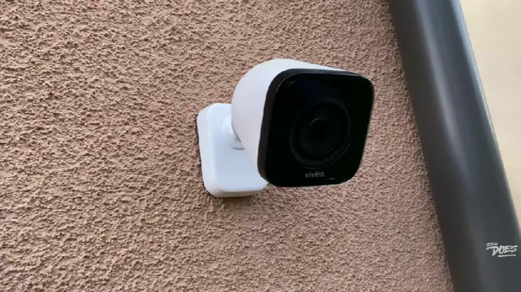 vivint camera mounted outdoor